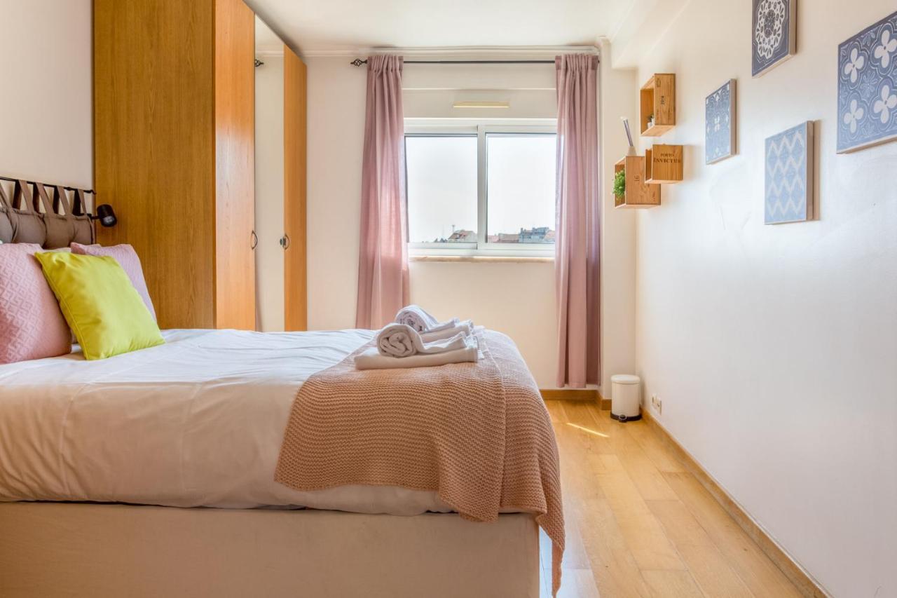 One Bedroom Apartment With Stunning River Views And Private Rooftop! Lisbon Exterior photo