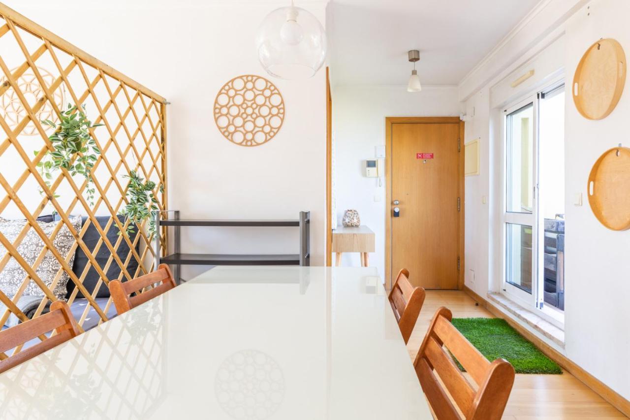 One Bedroom Apartment With Stunning River Views And Private Rooftop! Lisbon Exterior photo